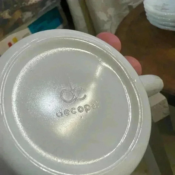 Vintage Set of 4 Floral Milk Glass Decopal Teacups Pink &  Purple Flower - Picture 4 of 5